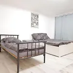 Komplettes Monteur Haus