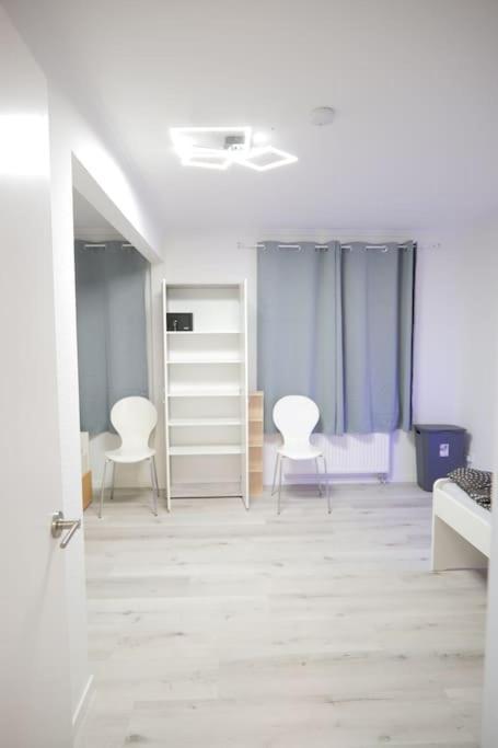 Komplettes Monteur Haus